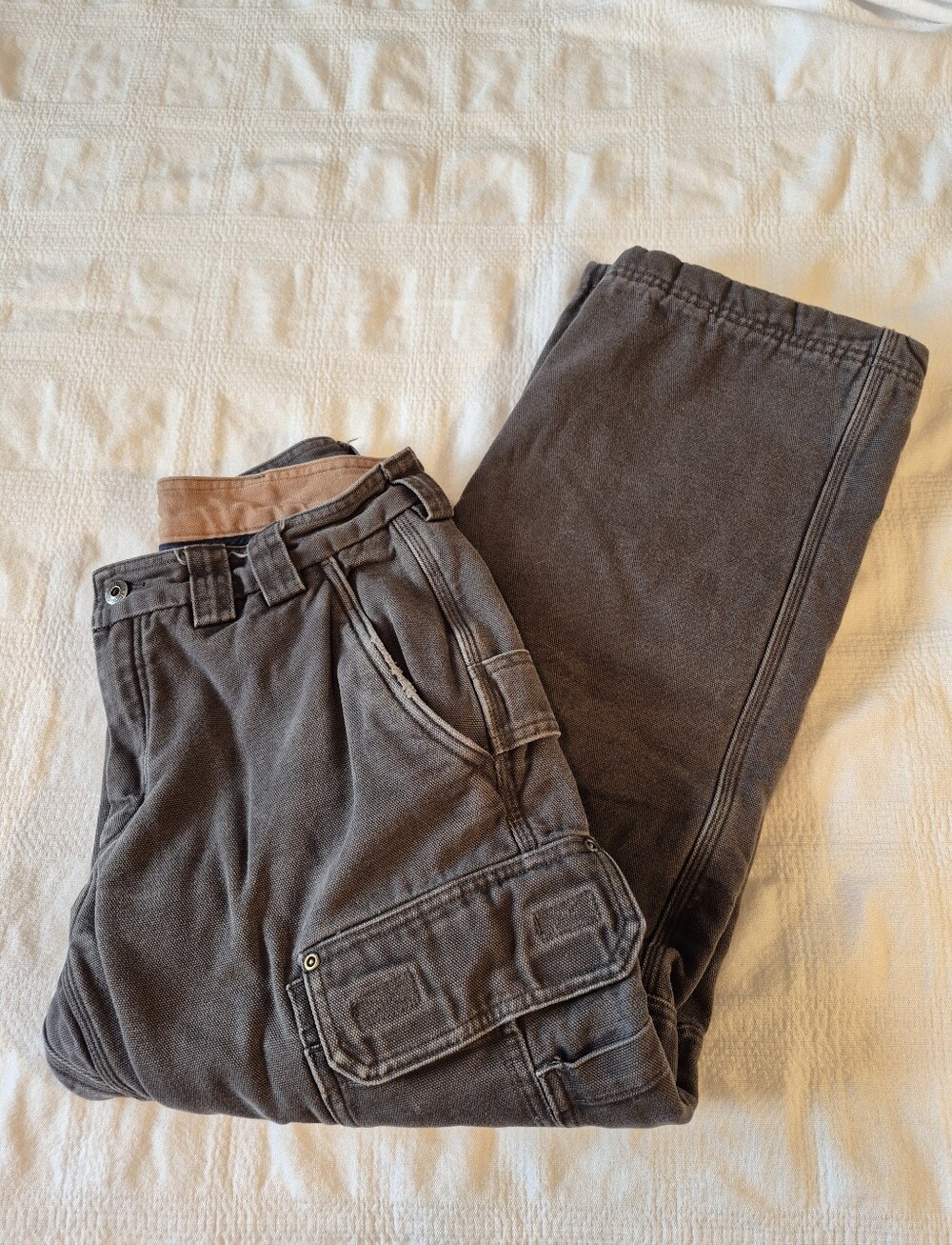 Duluth Trading Co men's 34 x 30 fleece lined work cargo pocket gray jeans GUC
